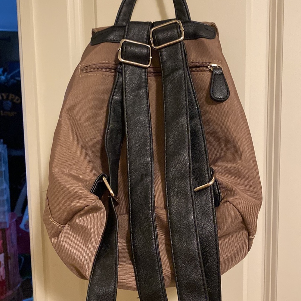 NWT ROOTS Nylon Drawstring Closure Backpack - Picture 6 of 9